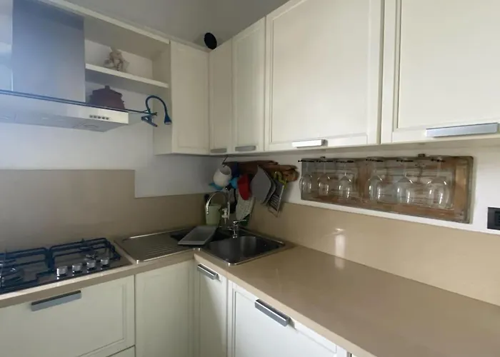 Alloro 2 - Renovated Two-room