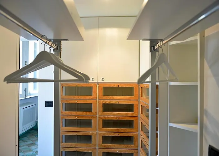 Alloro 2 - Renovated Two-room