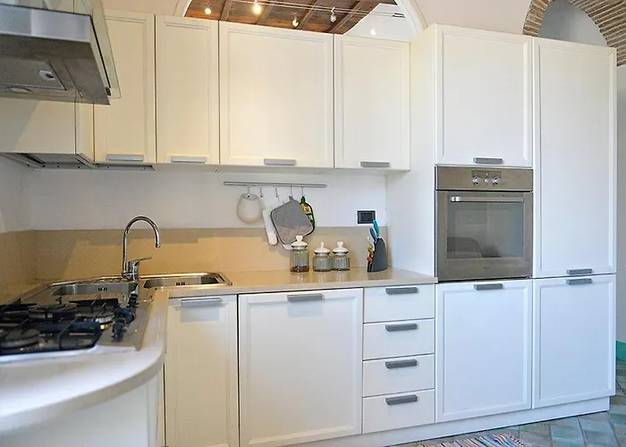 Alloro 2 - Renovated Two-room Lägenhet *