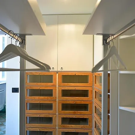 Alloro 2 - Renovated Two-room